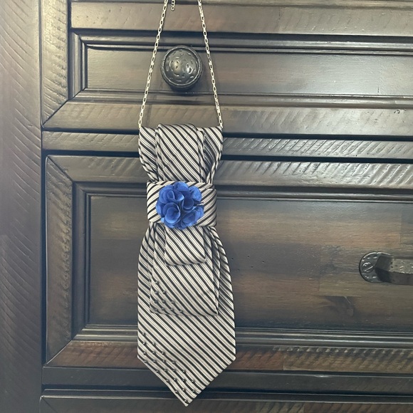 *NEW* Ladies Custom Design Neck-ties! Bedazzled with a bow. Colors vary. - Picture 4 of 9